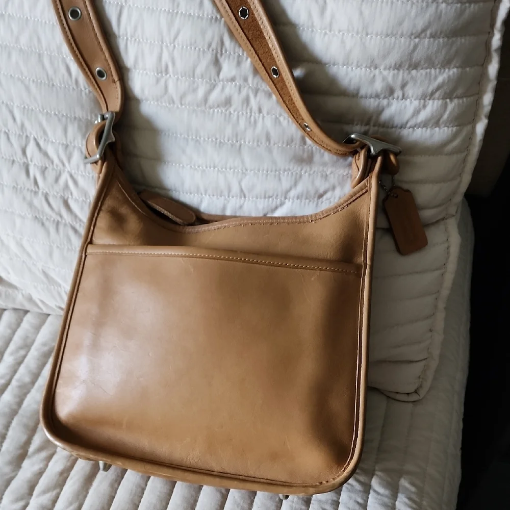 Vintage Coach Legacy Top Zip Camel/Tan Leather Bag - Picture 3 of 10